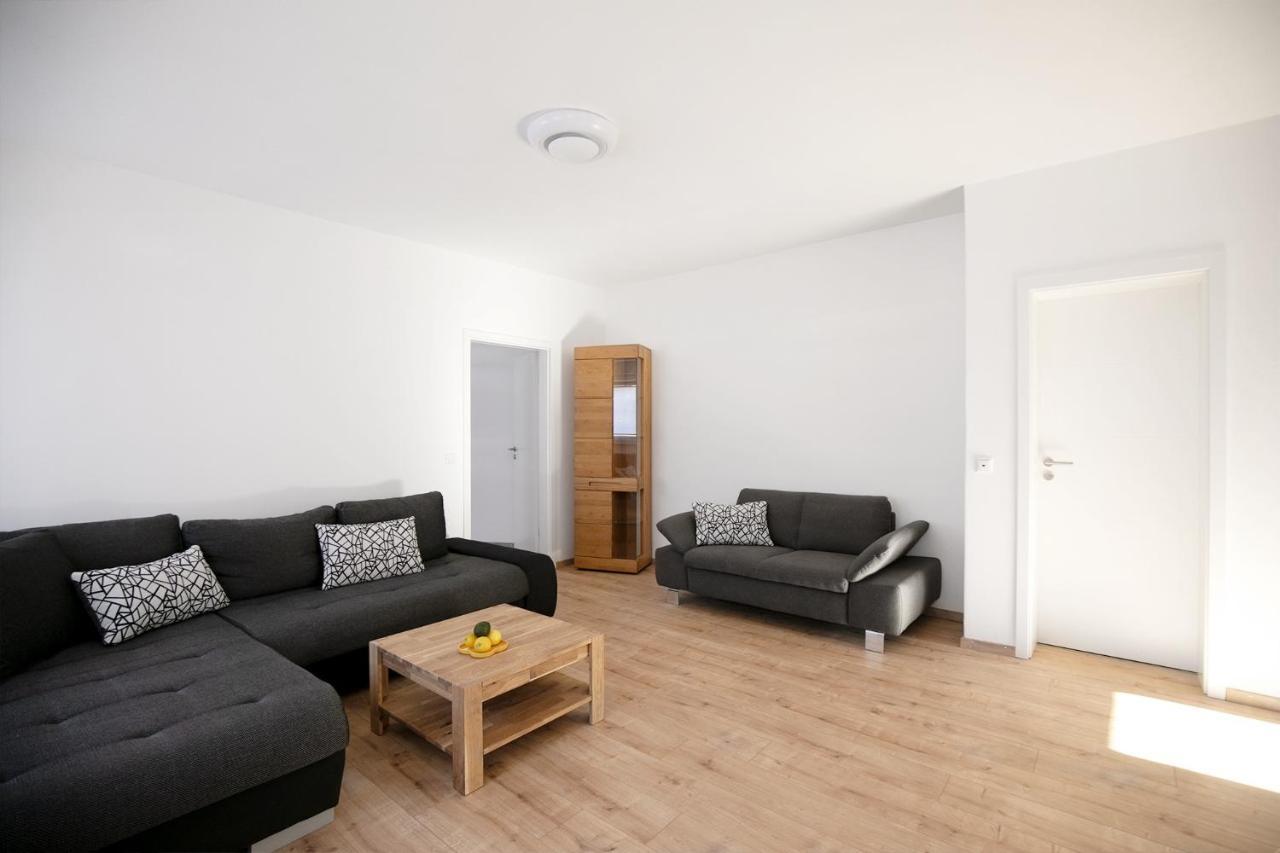 Sunlit Garden & Mountain Apartment ガルミッシュ・パルテンキルヒェン エクステリア 写真